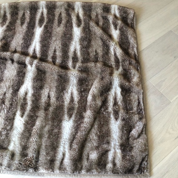 Pottery barn throw soft brown and tan 50x60 - Picture 2 of 7